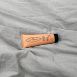 Lip Intimate Care Lip Balm hoitovoide Macadamia + Oat